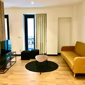 Loft De Diseno Con Balcon Appartement Figueras